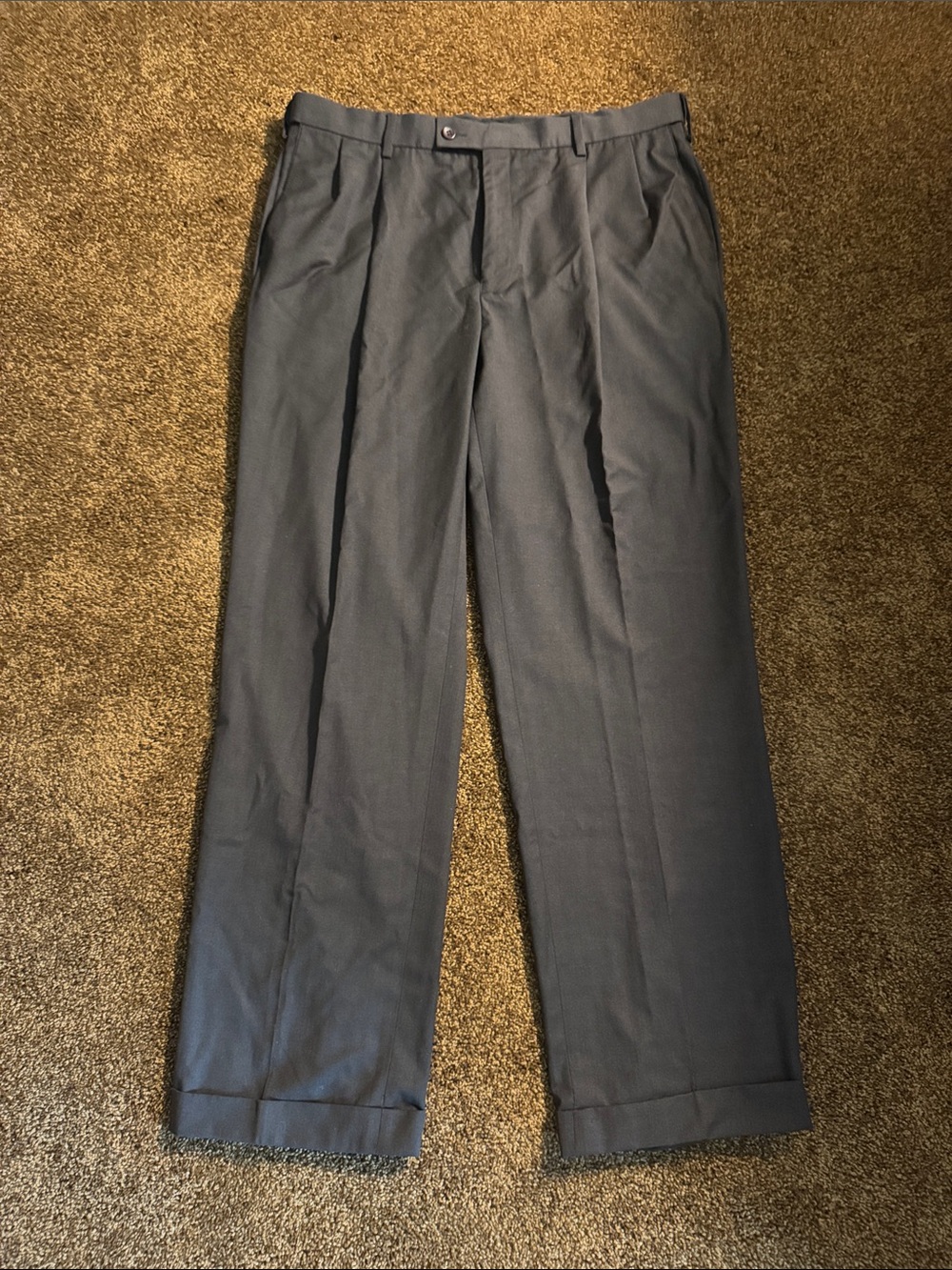 Men's Pleated Dress Pants in Charcoal
